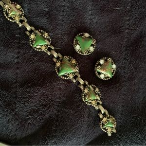 Beautiful vintage set bracelet and earrings.